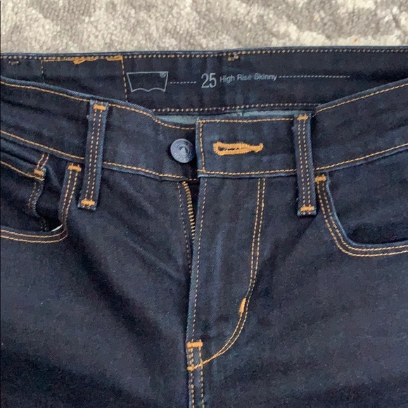 Levi’s High Rise Skinny - Picture 4 of 4